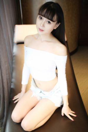 二手奔驰威霆国产_青苹果乐园免费高清观看